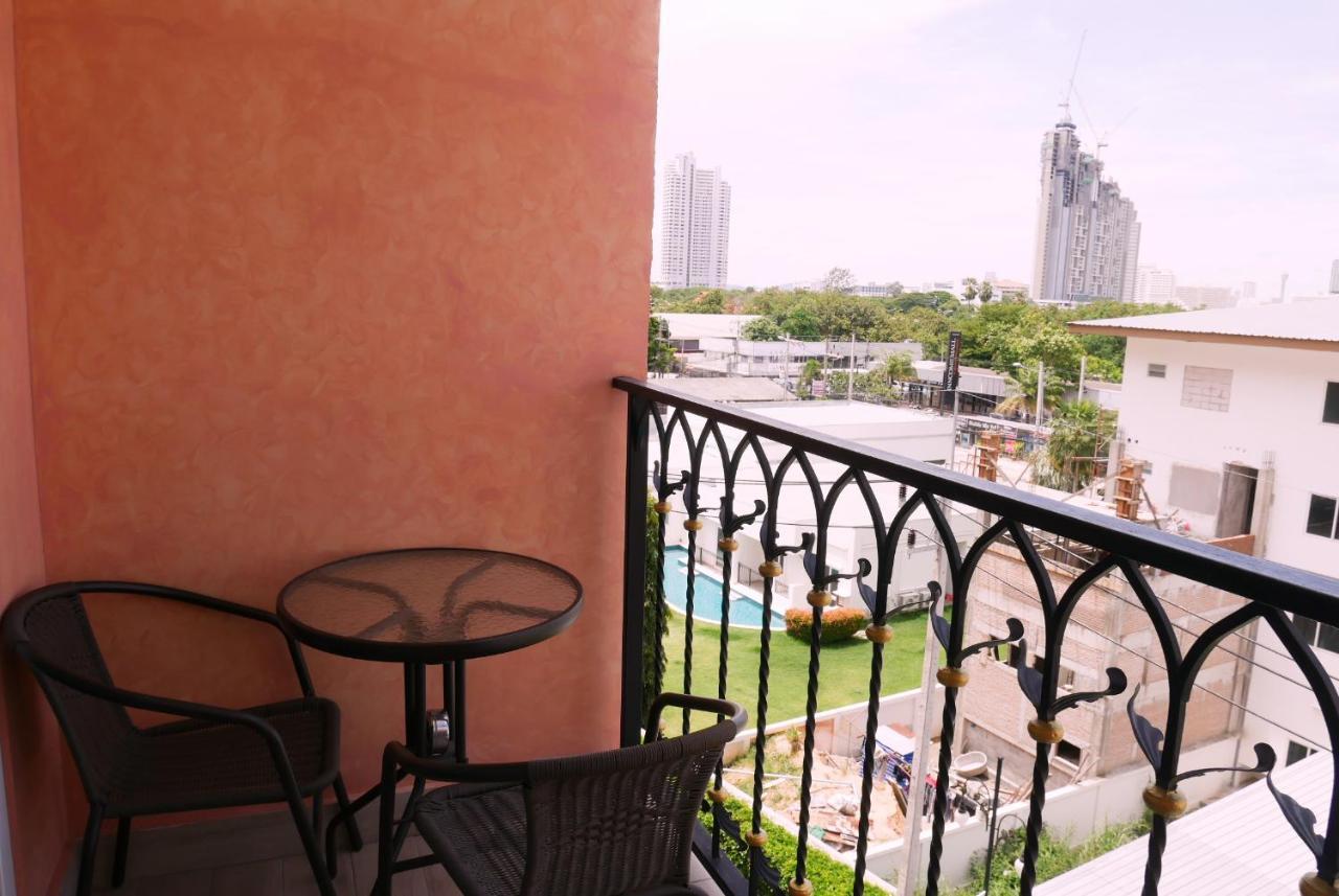 Seven Seas Resort Pattaya & Sofa Bed Bãi biển Jomtien Ngoại thất bức ảnh